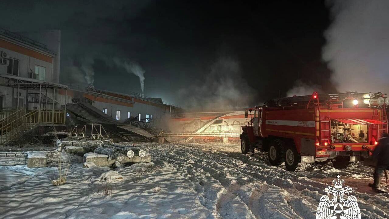 Ликвидация пожара в административно-бытовом здании компании Межегейуголь - РИА Новости, 1920, 20.12.2025