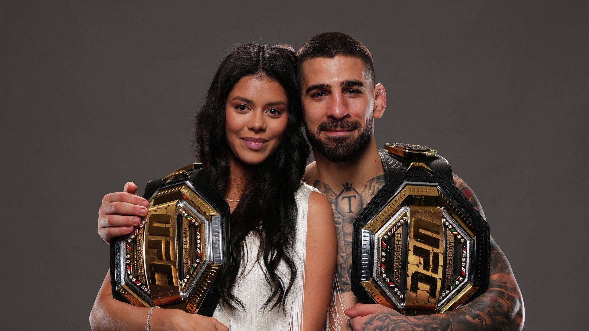 Илия Топурия с женой - РИА Новости, 1920, 21.12.2025