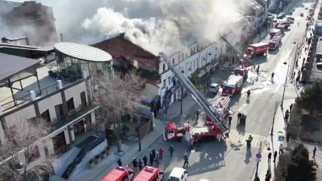 Пожар в административном здании во Владивостоке - РИА Новости, 1920, 21.12.2025