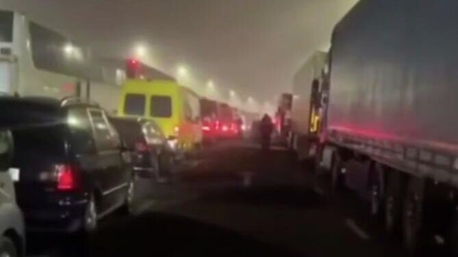 Автомобили на границе Украины и Польши - РИА Новости, 1920, 22.12.2025