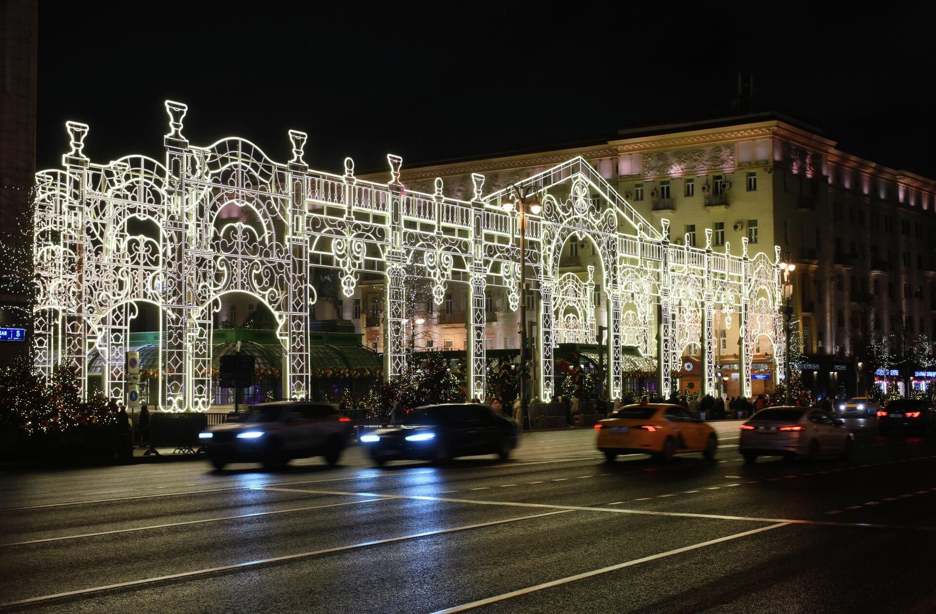 Предновогодняя Москва. Тверская площадь (2025) - РИА Новости, 1920, 22.12.2025