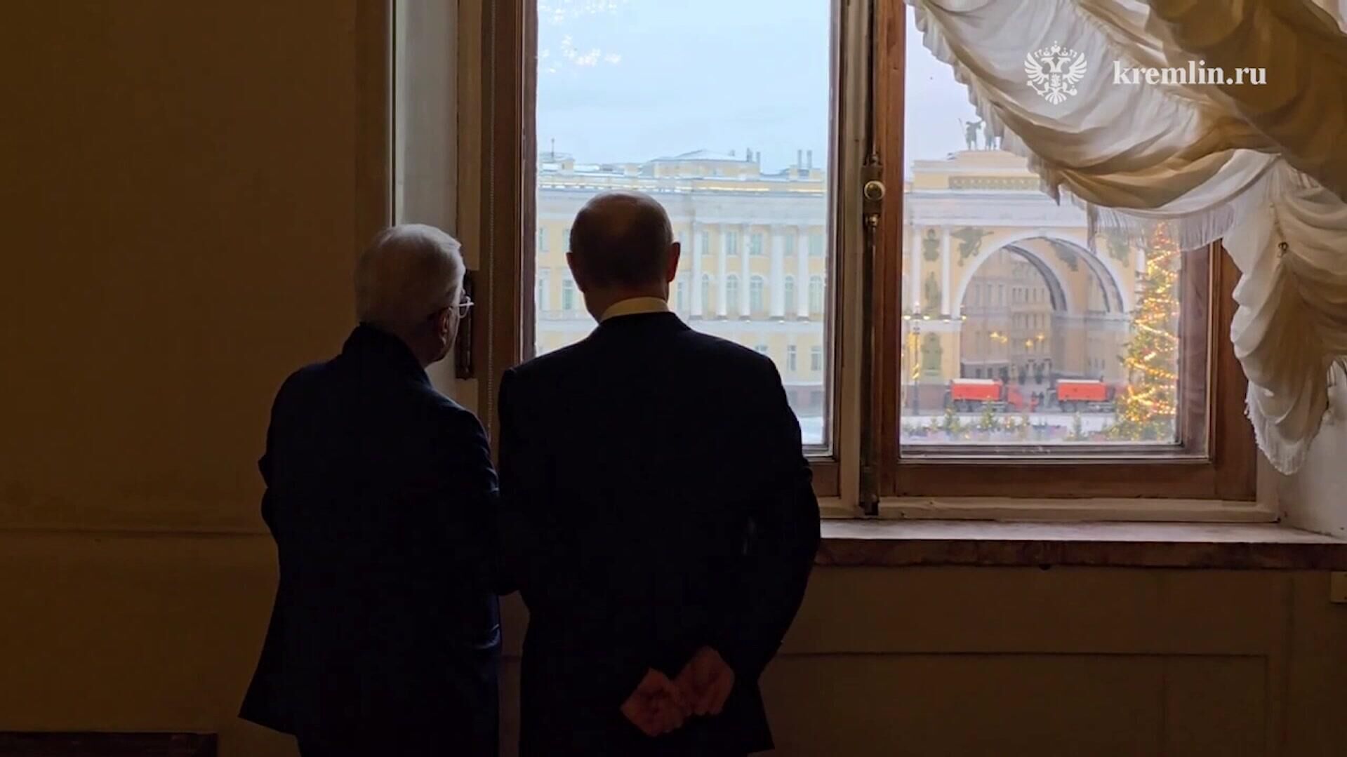 Путин и Пиотровский в Эрмитаже - РИА Новости, 1920, 22.12.2025