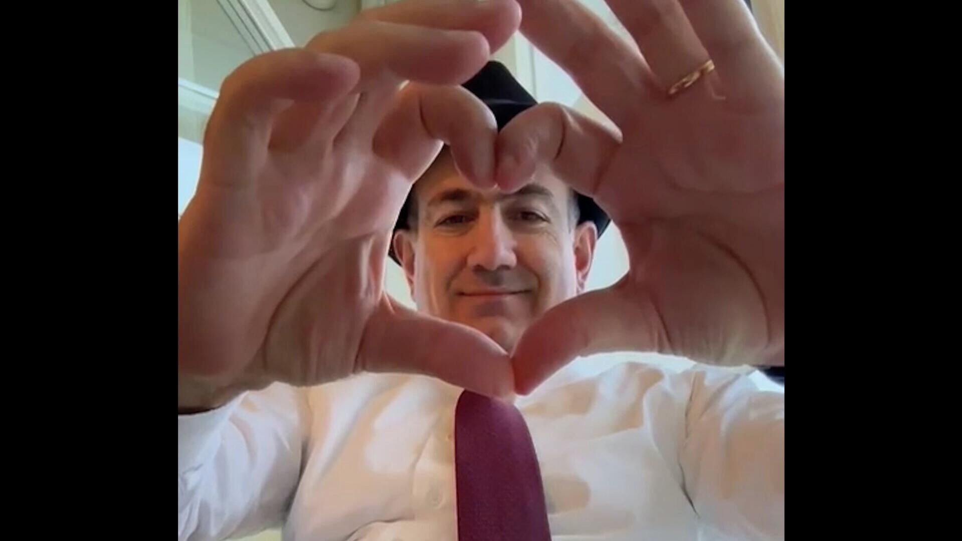 Видео Пашиняна на фоне Исаакиевского собора - РИА Новости, 1920, 22.12.2025