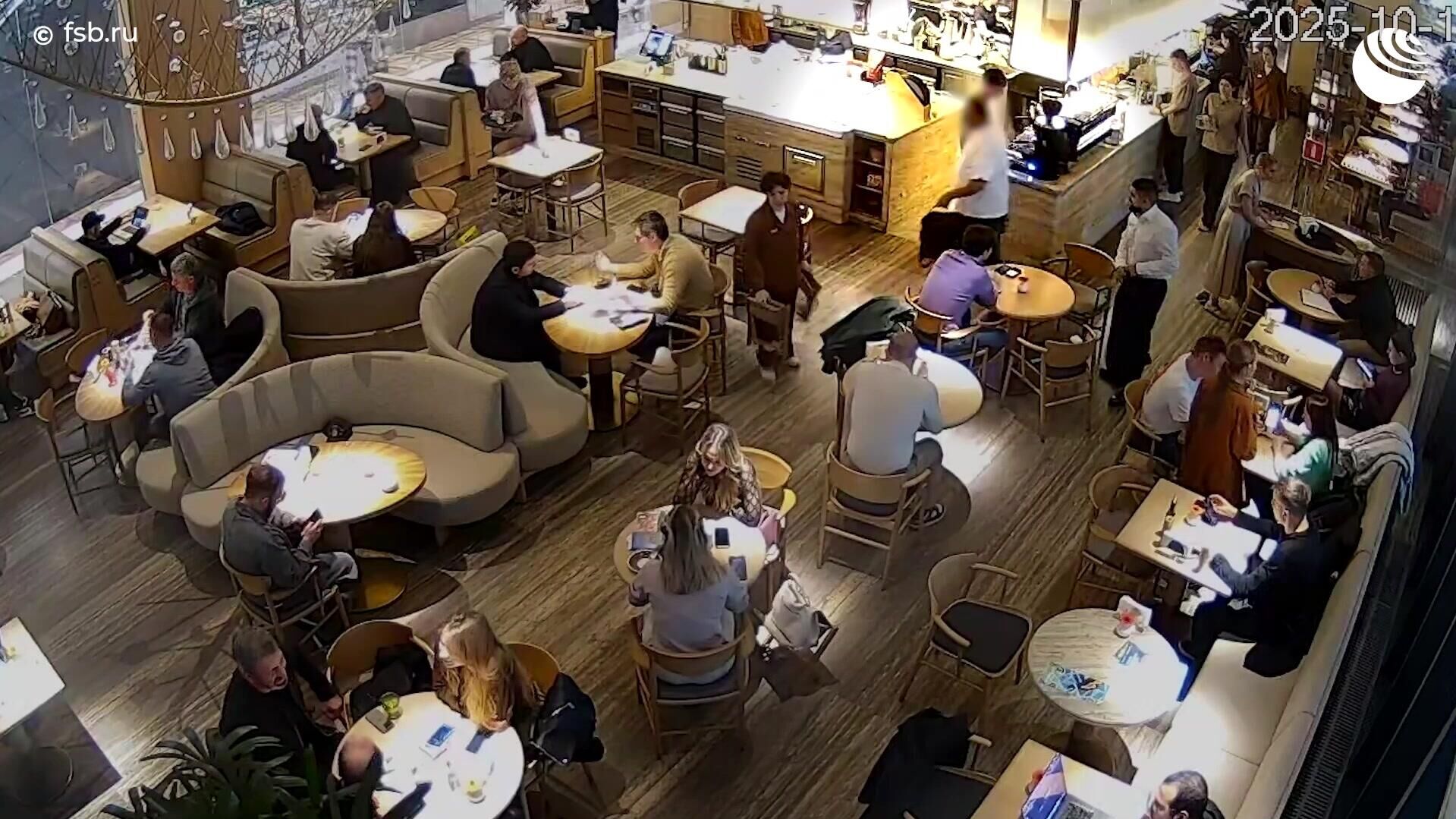 Задержание силовиками топ-менеджера КАВКАЗ.РФ - РИА Новости, 1920, 22.12.2025