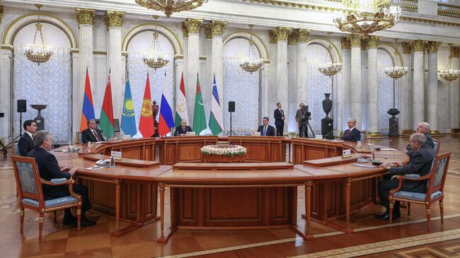 Неформальный саммит СНГ в Санкт-Петербурге Неформальный саммит СНГ в Санкт-Петербурге