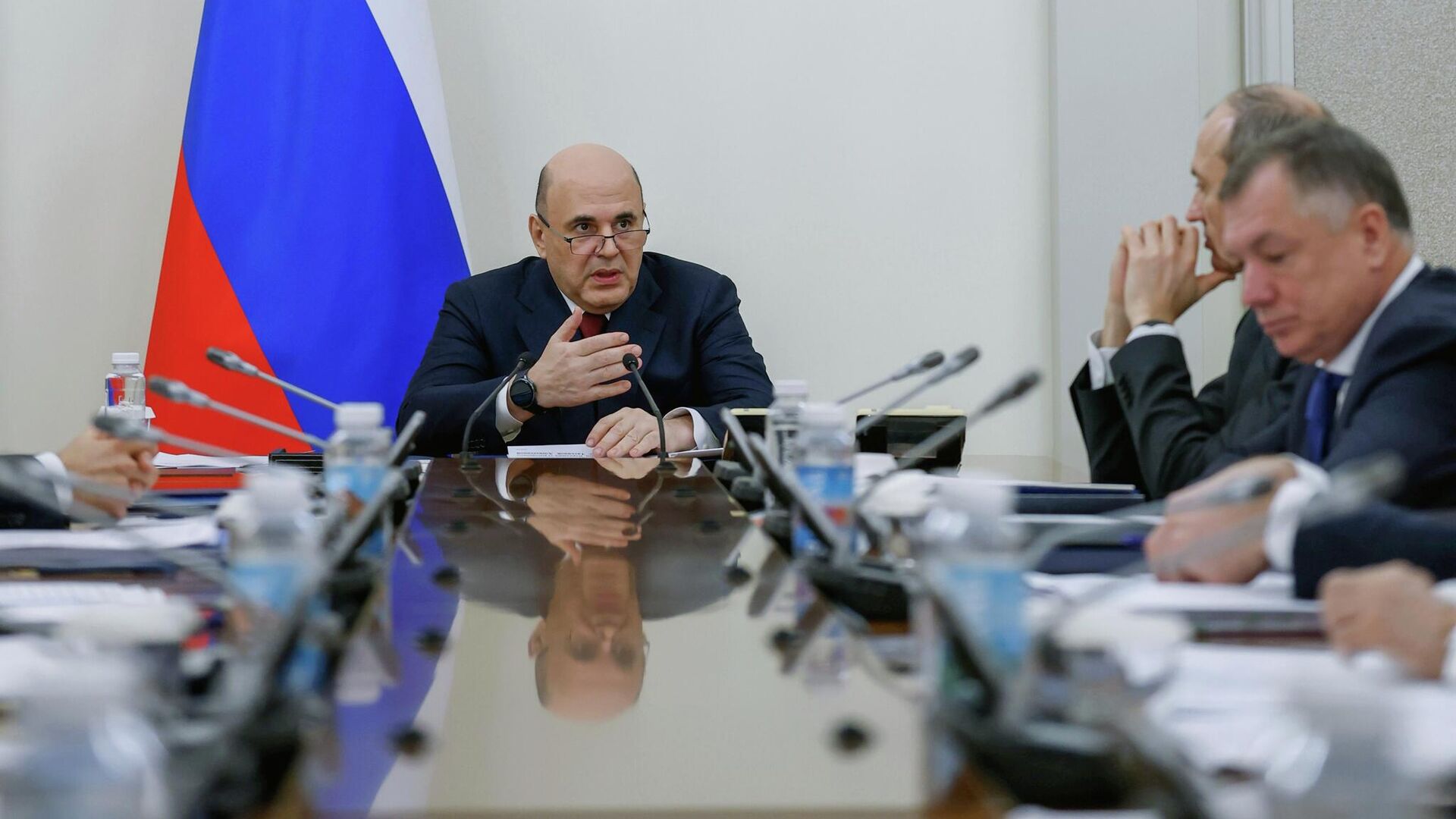 Председатель правительства России Михаил Мишустин проводит совещание с вице-премьерами, 22 декабря 2025 года - РИА Новости, 1920, 22.12.2025