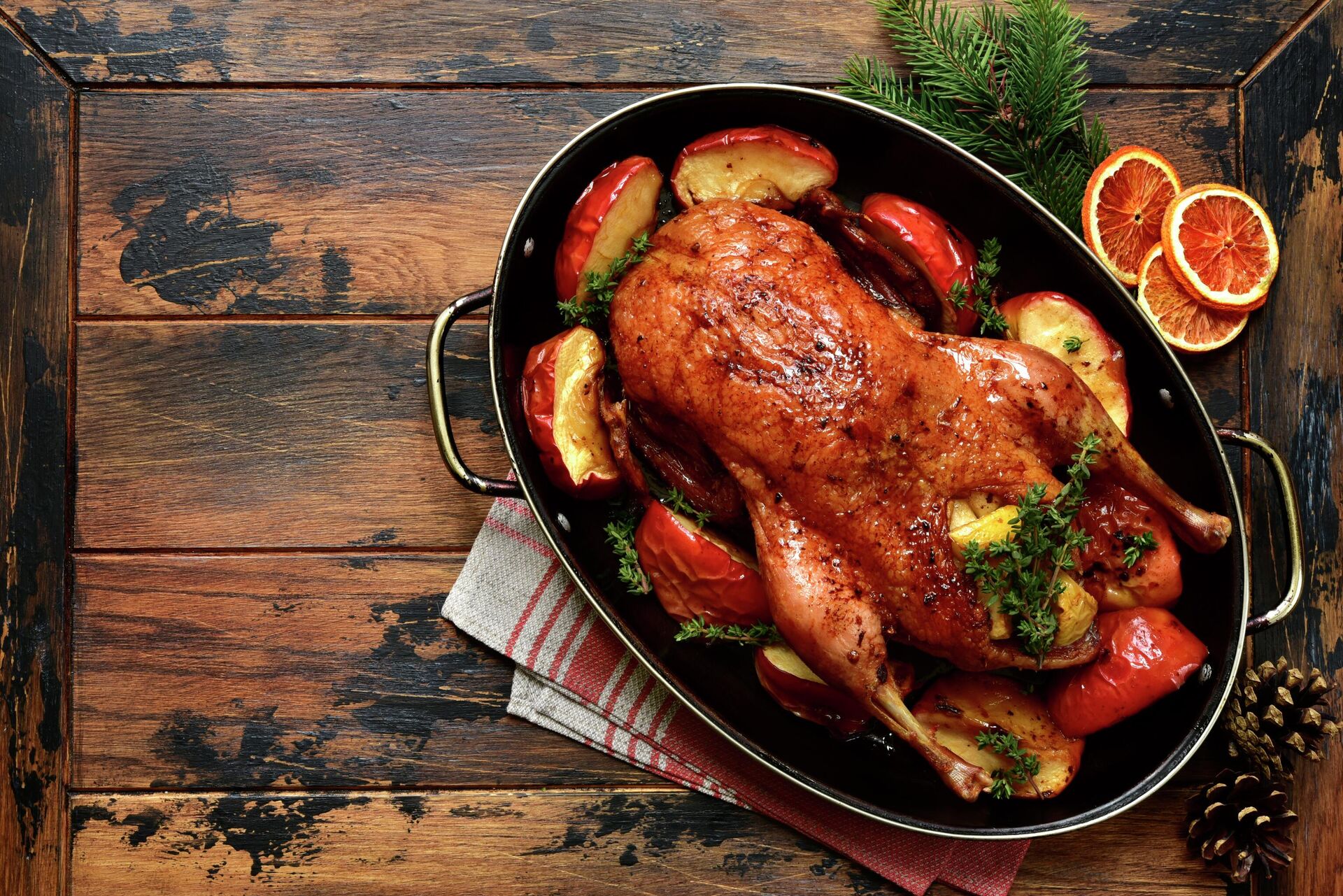 Утка с яблоками - РИА Новости, 1920, 22.12.2025