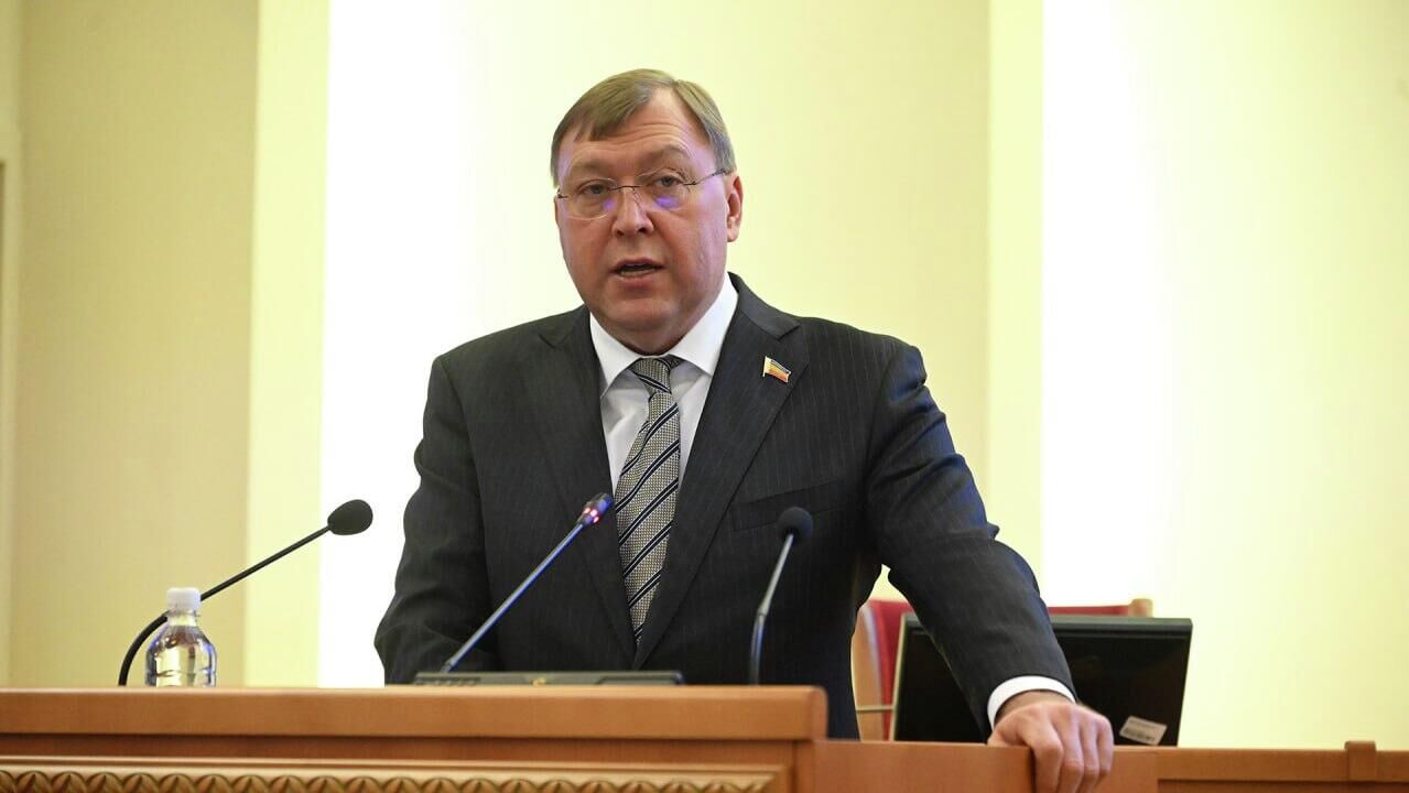 Председатель законодательного собрания Ростовской области Александр Ищенко - РИА Новости, 1920, 23.12.2025