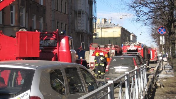 Пожар в доме в центре Петербурга, фото с места события