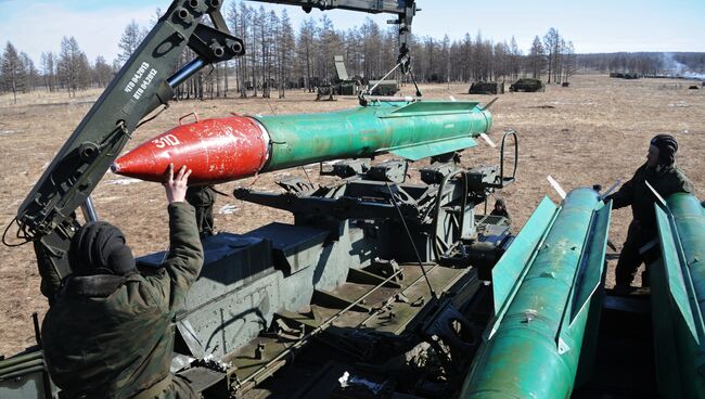 Военнослужащие на учениях войск. Архивное фото