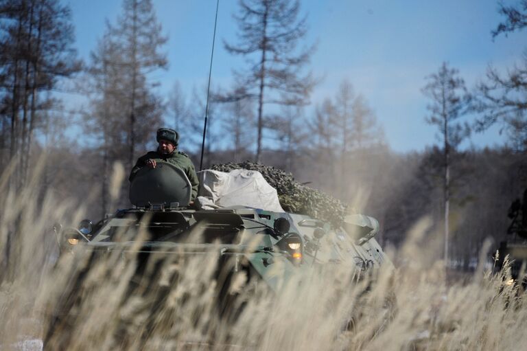 Военнослужащий на учениях войск противовоздушной обороны Восточного военного округа в Бурятии