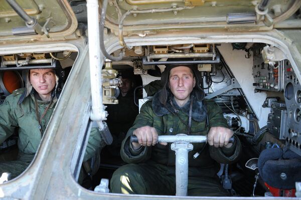Военнослужащий на учениях войск противовоздушной обороны Восточного военного округа в Бурятии
