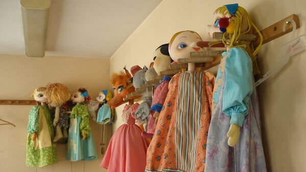 Куклы в кукольном театре. Архивное фото