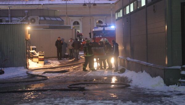 Пожар в здании у Московского вокзала в Петербурге. Фото с места события