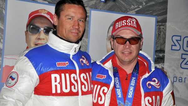 Паралимпиец Валерий Редкозубенко (справа) вернулся в Красноярск