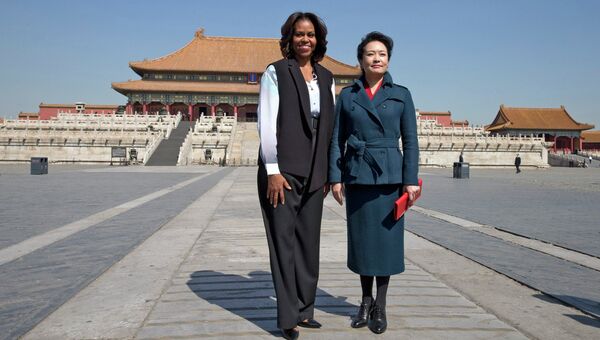 Первая леди США Мишель Обама и жена председателя КНР Си Цзиньпина Пэн Лиюань