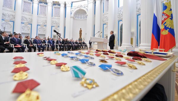В.Путин вручил государственные награды в Кремле. Фото с места события