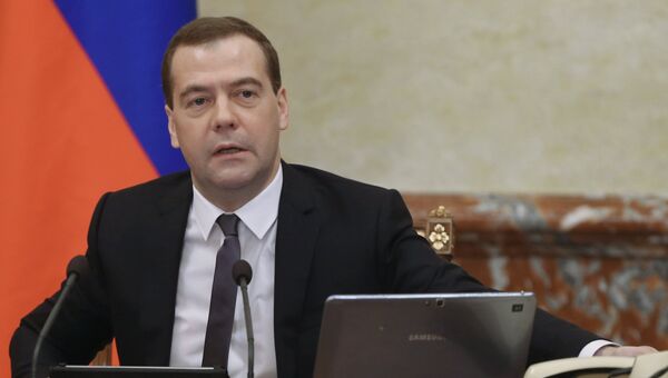 Председатель правительства РФ Дмитрий Медведев на заседании кабинета министров РФ. 27 марта 2014