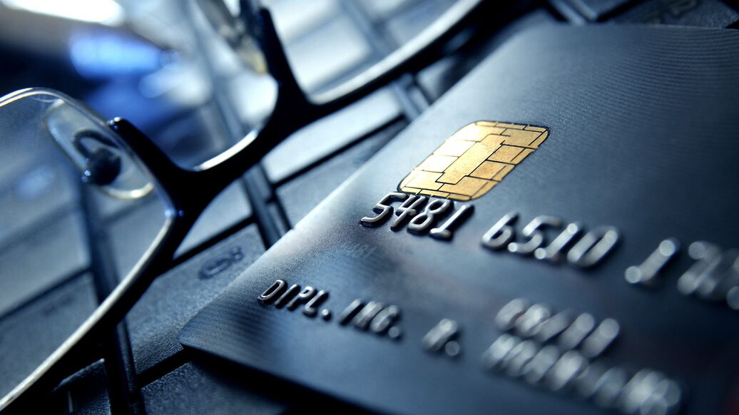 Банки предупредили о мошенниках, которые блокируют карты россиян