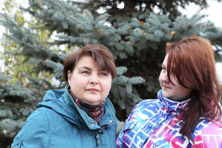 Пациент самарского хосписа Светлана с дочерью. Событийное фото. Пациент самарского хосписа Светлана с дочерью. Событийное фото.