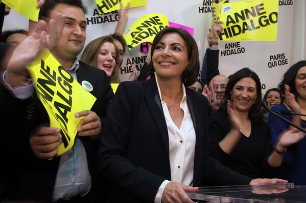 Кандидат от Социалистической партии Анн Идальго, победившая на выборах мэра Парижа