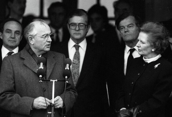 Генеральный секретарь ЦК КПСС Михаил Горбачев и Премьер-министр Великобритании Маргарет Тэтчер