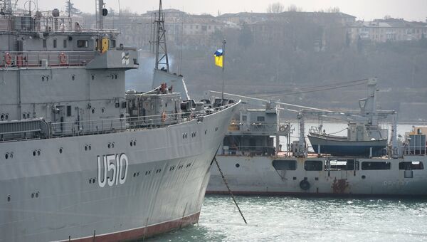 Корабль управления Славутич ВМС Украины в Северной бухте Севастополя. Архивное фото