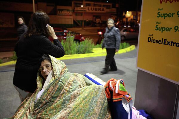 Эвакуация пострадавших во время землятресения в Чили