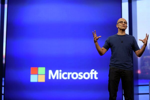 Генеральный исполнительный директор Microsoft Сатья Наделла выступает на конференции Build 2014 Генеральный исполнительный директор Microsoft Сатья Наделла выступает на конференции Build 2014