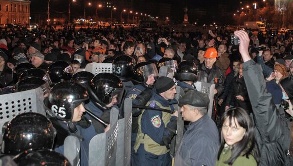 Милиция блокирует митингующих в Харькове
