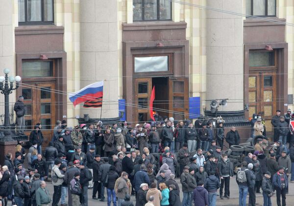 Сторонники федерализации взяли под контроль здание Харьковской областной госадминистрации