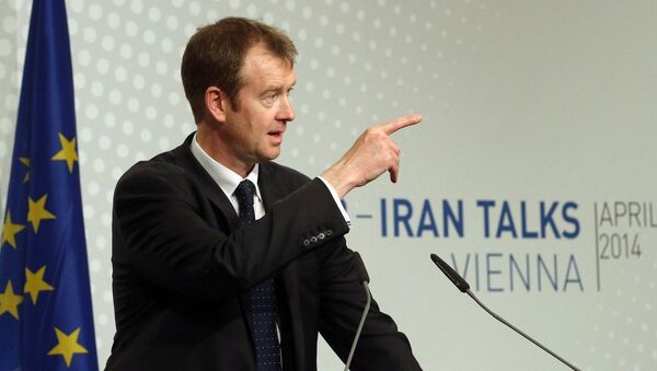 Майкл Мэнн во время переговоров шестерки международных посредников и Ирана по всеобъемлющему разрешению иранской ядерной проблемы