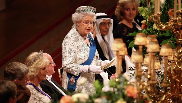 Королева Великобритании Елизавета Вторая произносит речь в честь визита президента Ирландии Майкла Хиггинса