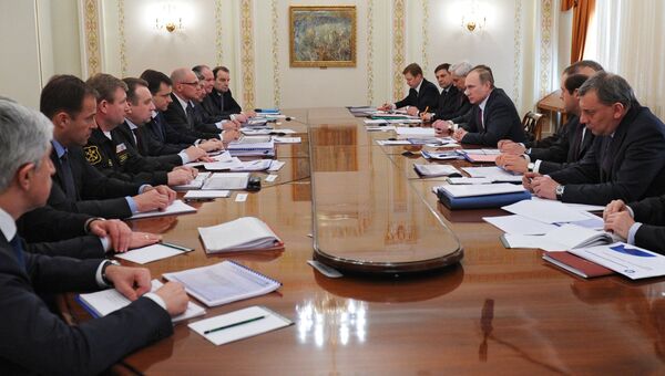 В.Путин провел совещание по вопросу импортозамещения в связи с угрозой поставок с Украины