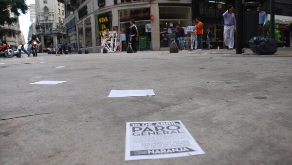 По всему центру Буэнос-Айреса были разбросаны листовки с призывами к забастовке