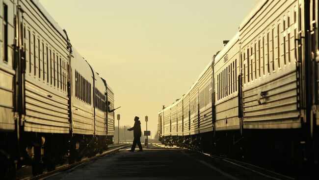 Железнодорожные составы.  Архивное фото