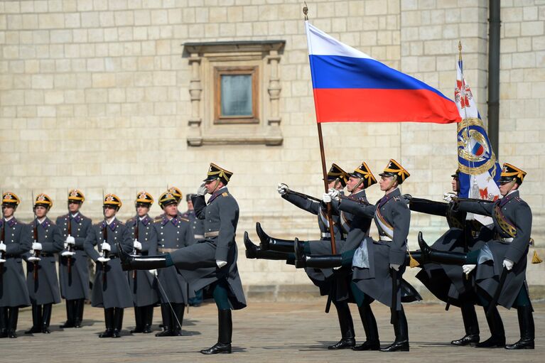 Церемония развода пеших и конных караулов Президентского полка