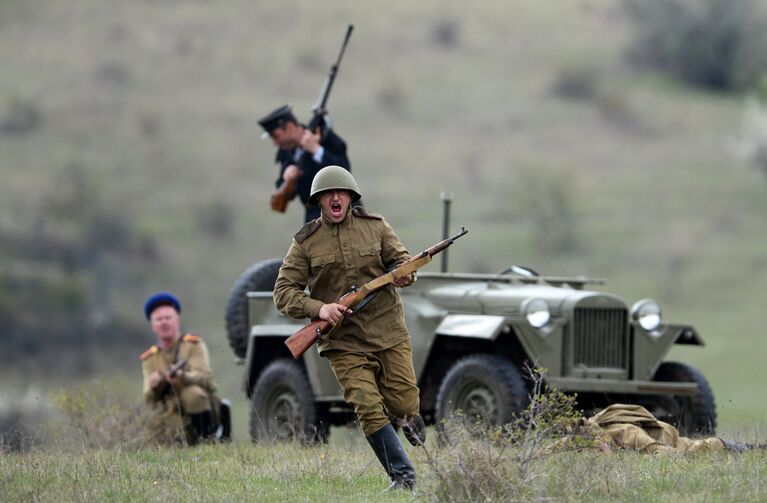 Военно-историческая реконструкция в честь 70-летия освобождения Симферополя