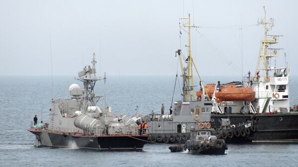 Ракетный катер Прилуки (U153) военно-морских сил Украины уходит из Севастополя. Архивное фото