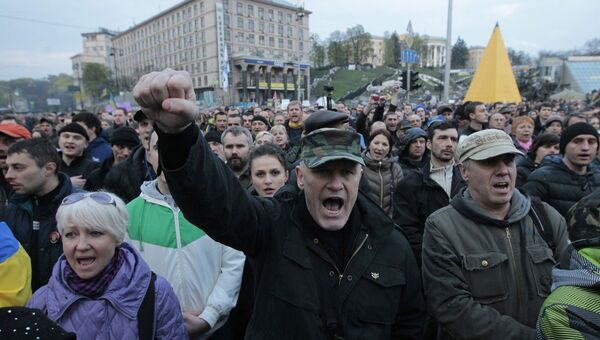 Митинг протеста сторонников Евромайдана на Площади Независимости в Киеве
