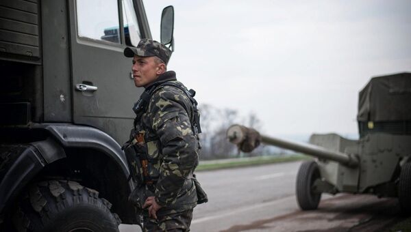 Боец украинской армии возле Донецка