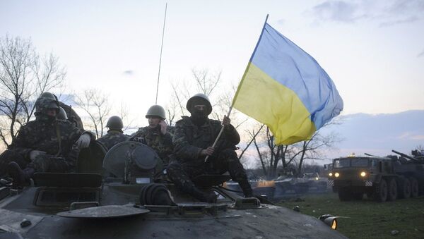 Украинские военные возле города Славянска, 14 апреля 2014 года