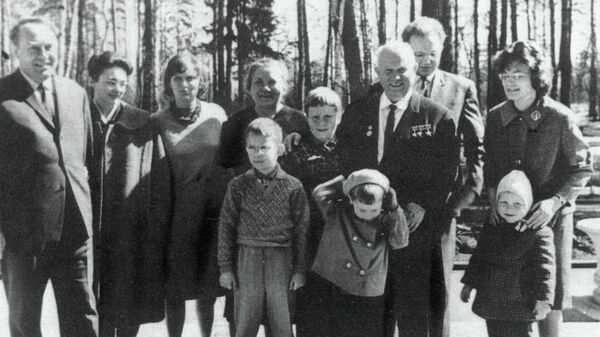 Семейный снимок семьи Никиты Сергеевича Хрущева, 1963 год