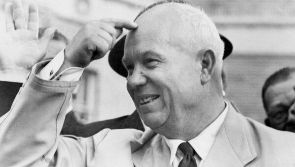 Никита Хрущев с официальным визитом в США приветствуется толпой 23 сентября 1959 в Сан-Франциско