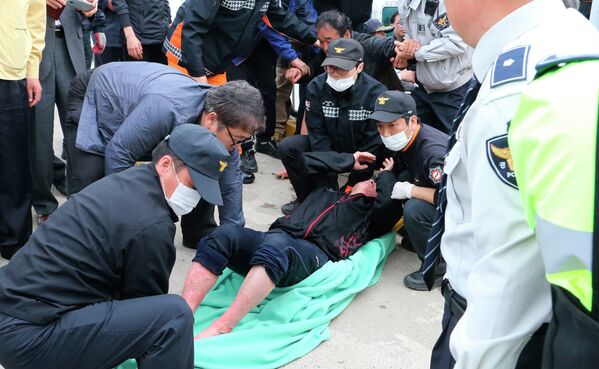 Раненый пассажир с южнокорейского парома Севол