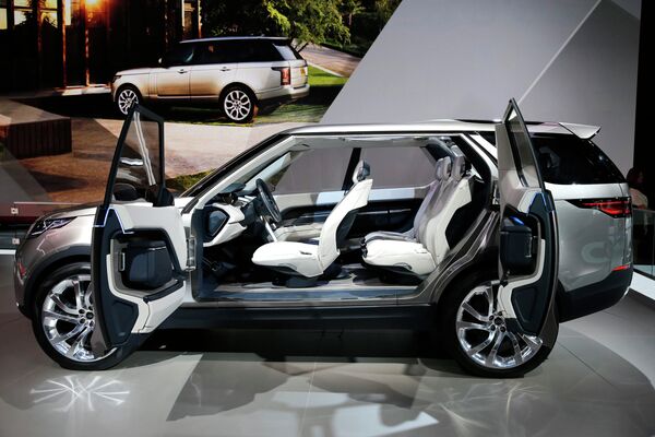 Автомобиль Land Rover Discovery Vision Concept на международном автосалоне в Нью-Йорке, США