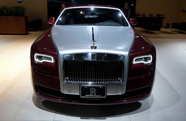 Автомобиль Rolls Royce Ghost II на международном автосалоне в Нью-Йорке, США