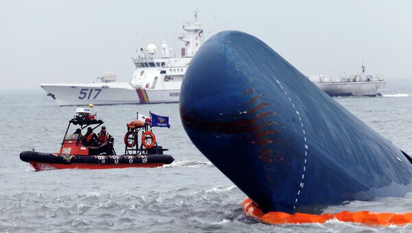 Спасательная операция на затонувшем у побережья Южной Кореи парома Севол