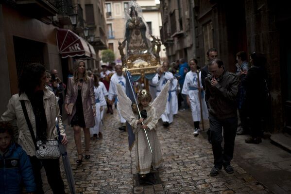 Празднование Пасхи в маленьком городке Туделы на севере Испании