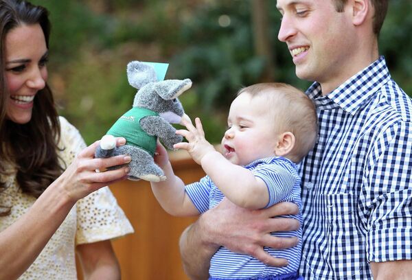 Принц Уильям и Герцогиня Кембриджская Кэтрин вместе с сыном в зоопарке Сиднея, Австралия